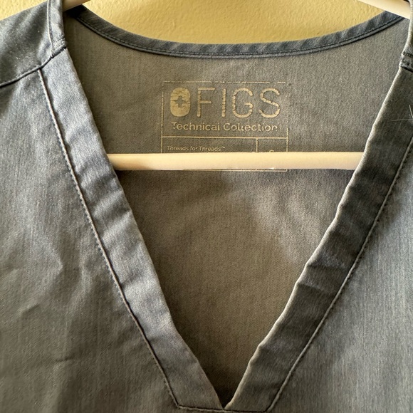 FIGS Size small heather indigo scrub top and bottom - Picture 4 of 5